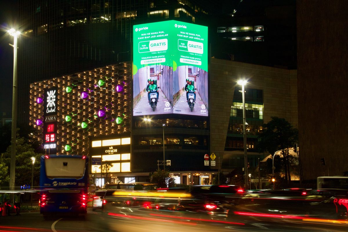 Videotron outdoor digital screen